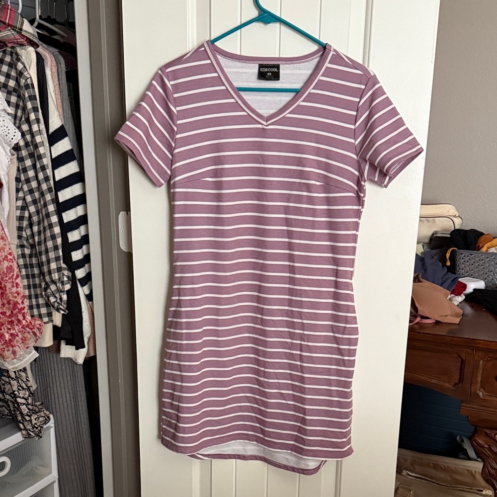 Mauve and White T-shirt Dress Pockets